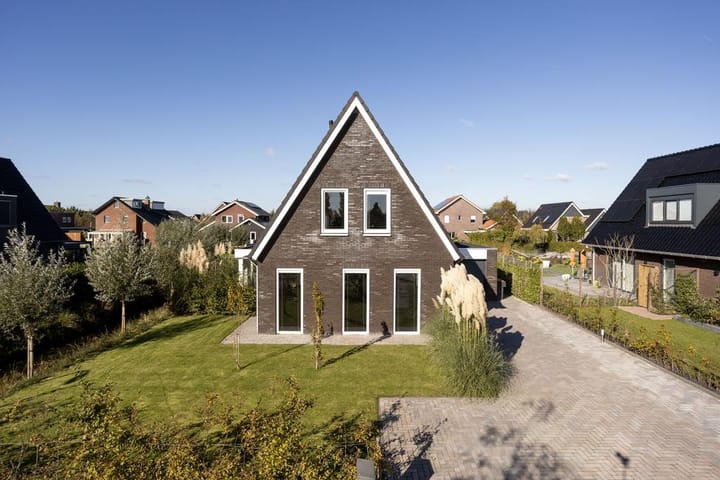 Photo 11 of Leeuwerik 23