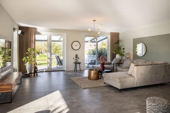 Photo 19 of Leeuwerik 23