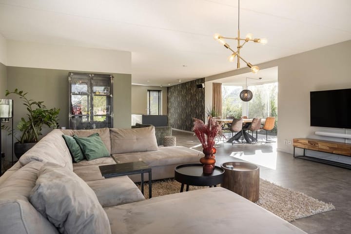 Photo 22 of Leeuwerik 23