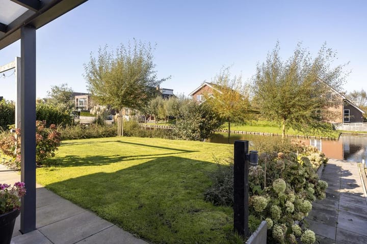 Photo 62 of Leeuwerik 23