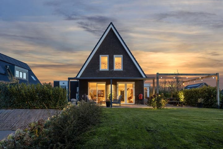 Photo 75 of Leeuwerik 23