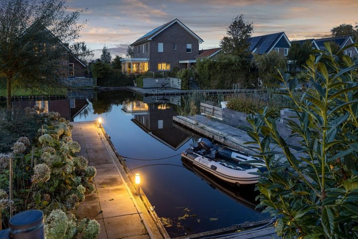 Photo 84 of Leeuwerik 23