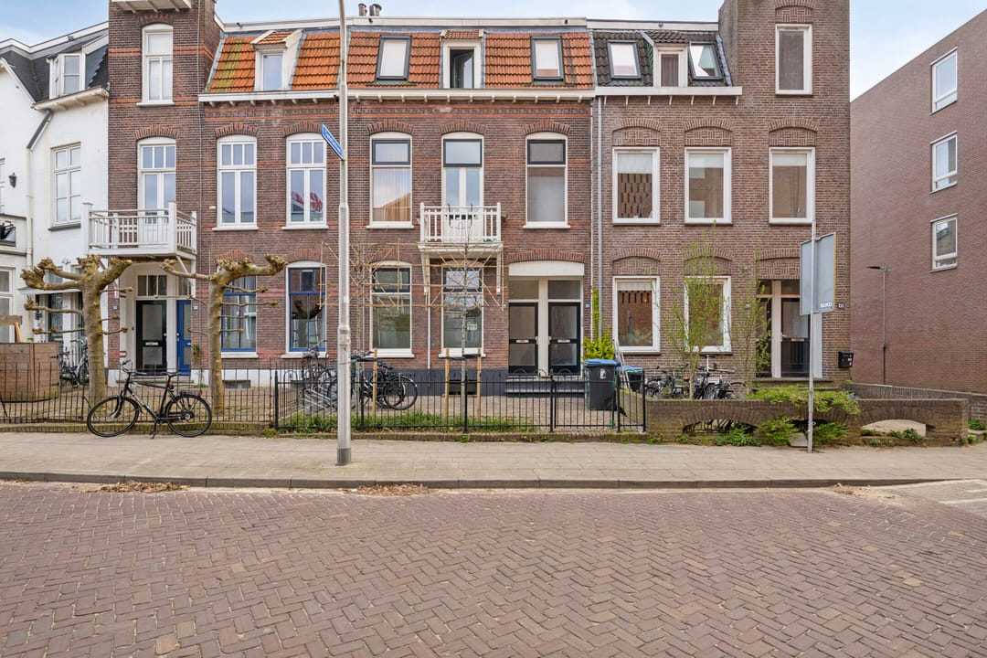 Photo 2 of de Ruyterstraat 205