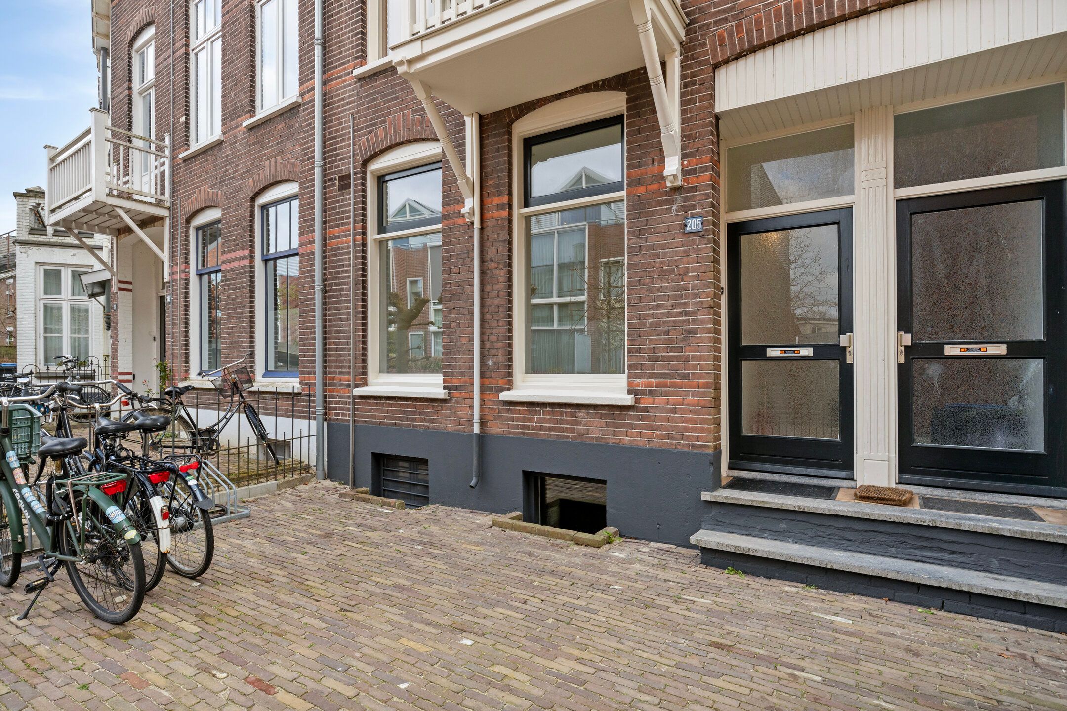 Photo 3 of de Ruyterstraat 205