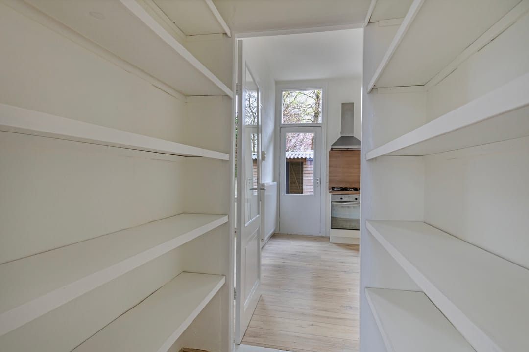 Photo 8 of de Ruyterstraat 205