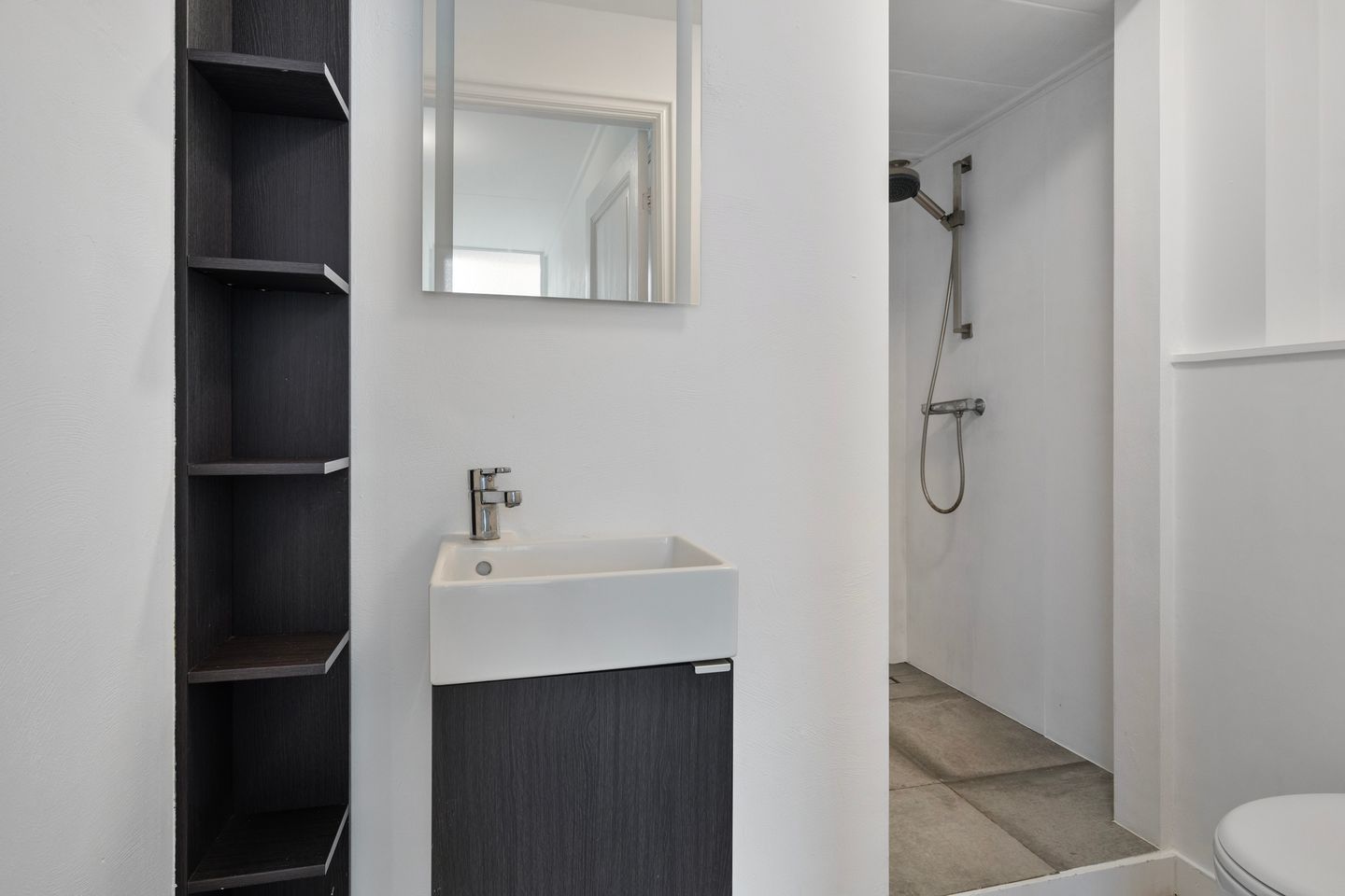 Photo 19 of de Ruyterstraat 205