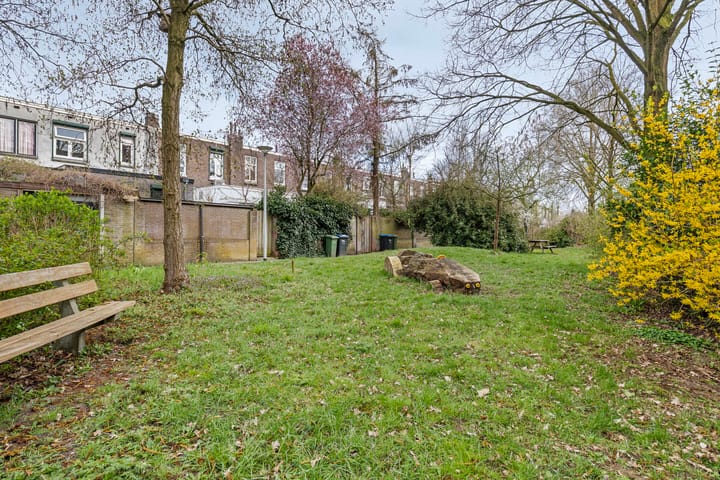 Foto 29 van de Ruyterstraat 205