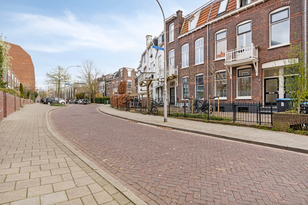 Photo 31 of de Ruyterstraat 205