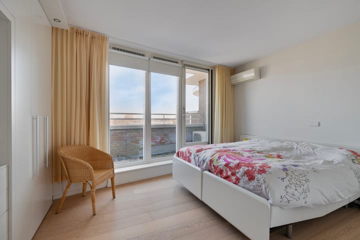 Foto 24 van Raesbergenstraat 89