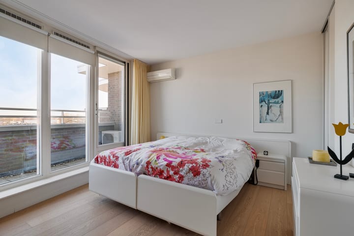 Foto 25 van Raesbergenstraat 89