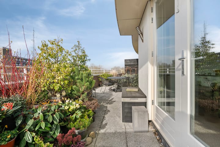 Foto 30 van Raesbergenstraat 89