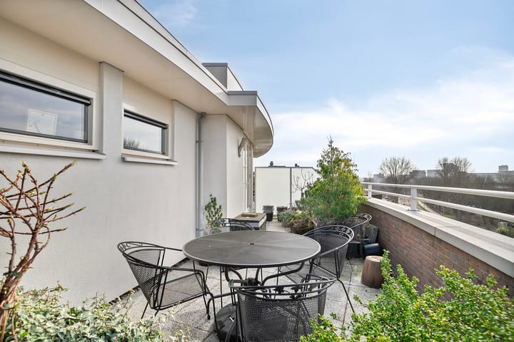 Foto 35 van Raesbergenstraat 89