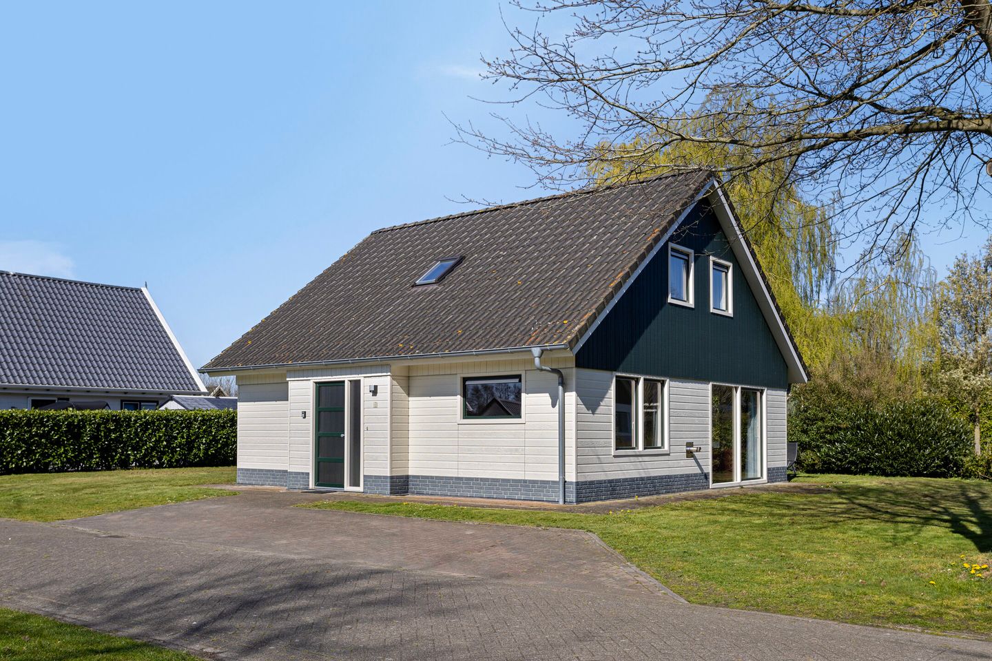 Zuiderdwarsdijk 68 main image