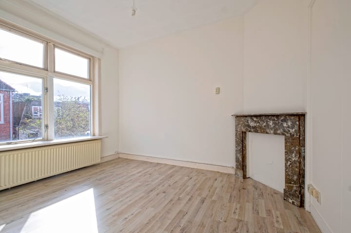 Foto 19 van Warmoesstraat 31-A