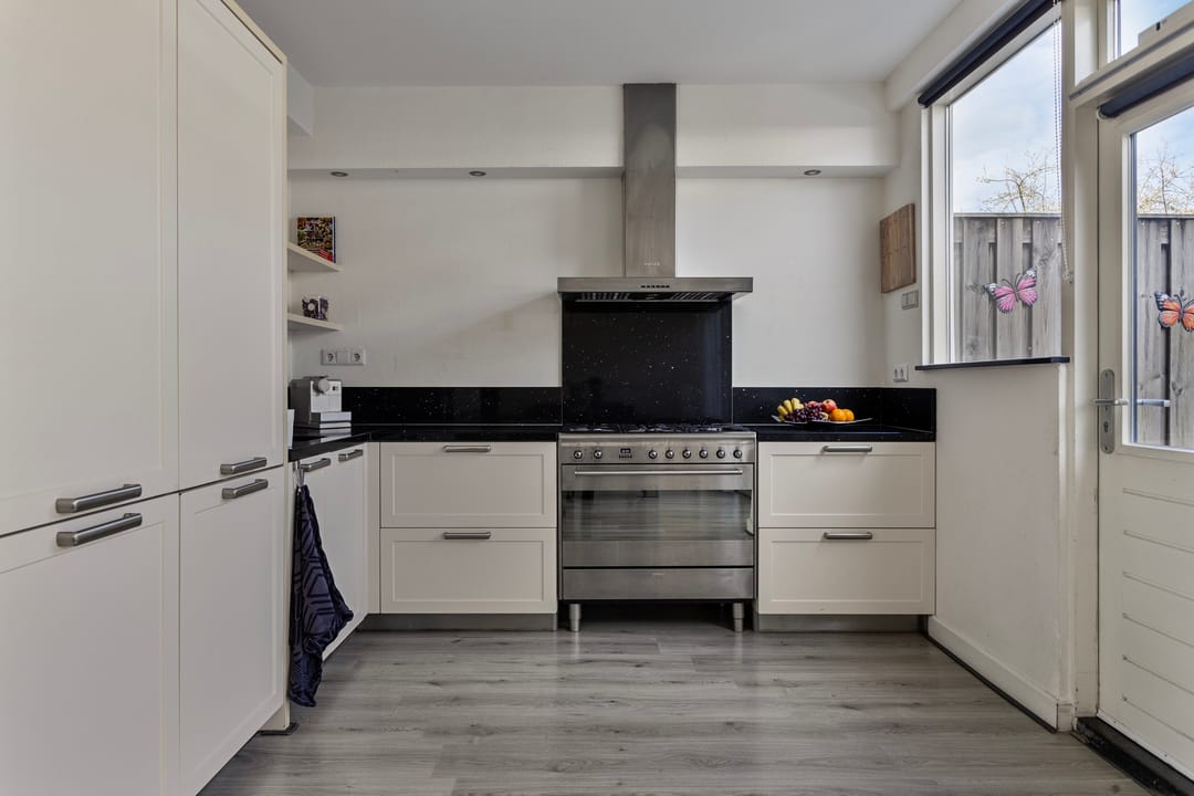 Photo 11 of Zwaluwstraat 14