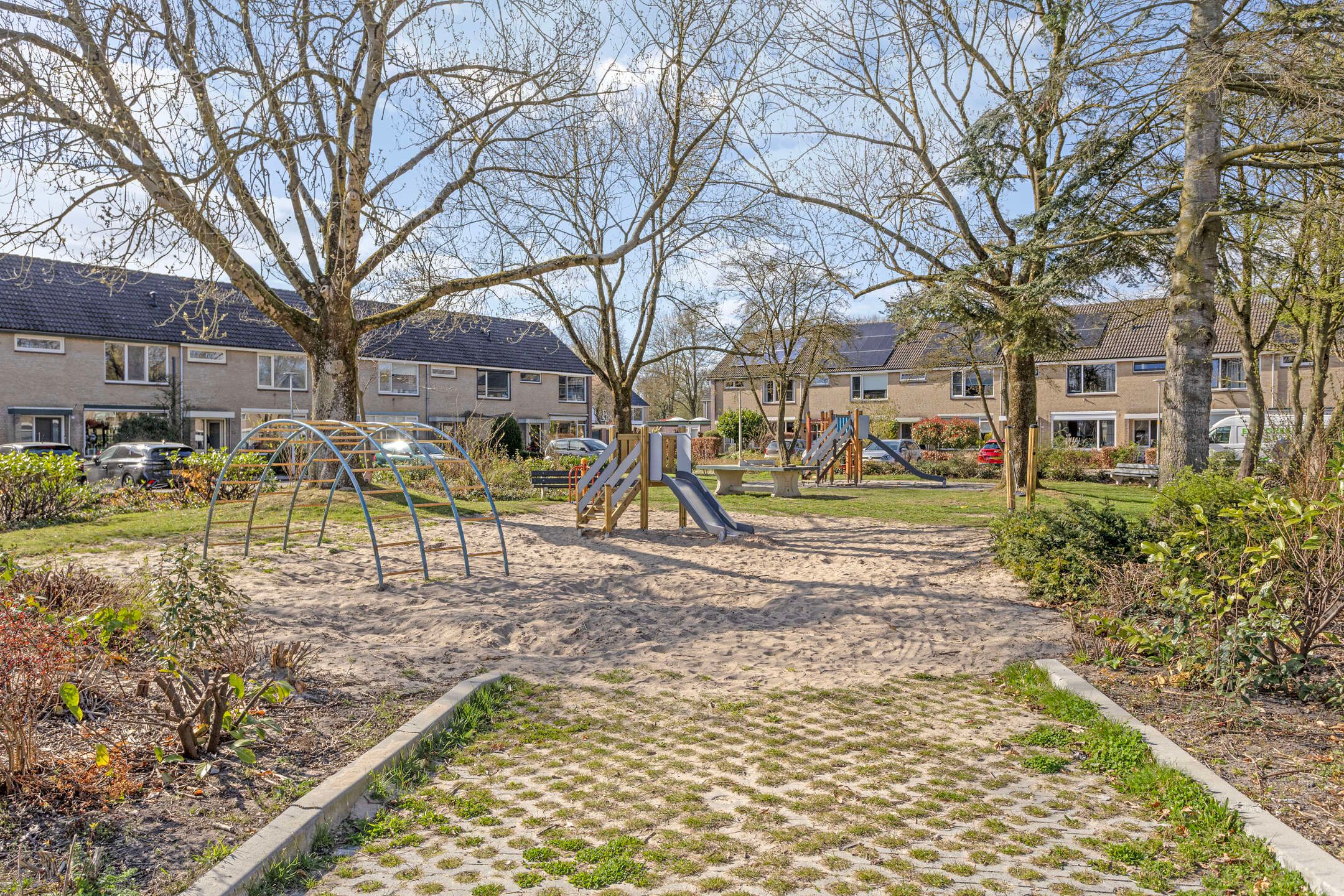 Photo 27 of Zwaluwstraat 14