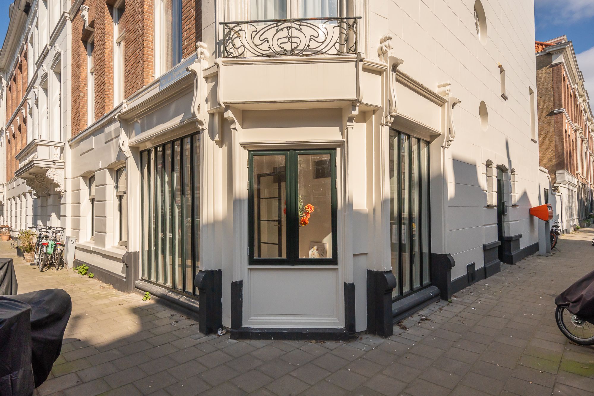 Photo 3 of Hugo de Grootstraat 17-B