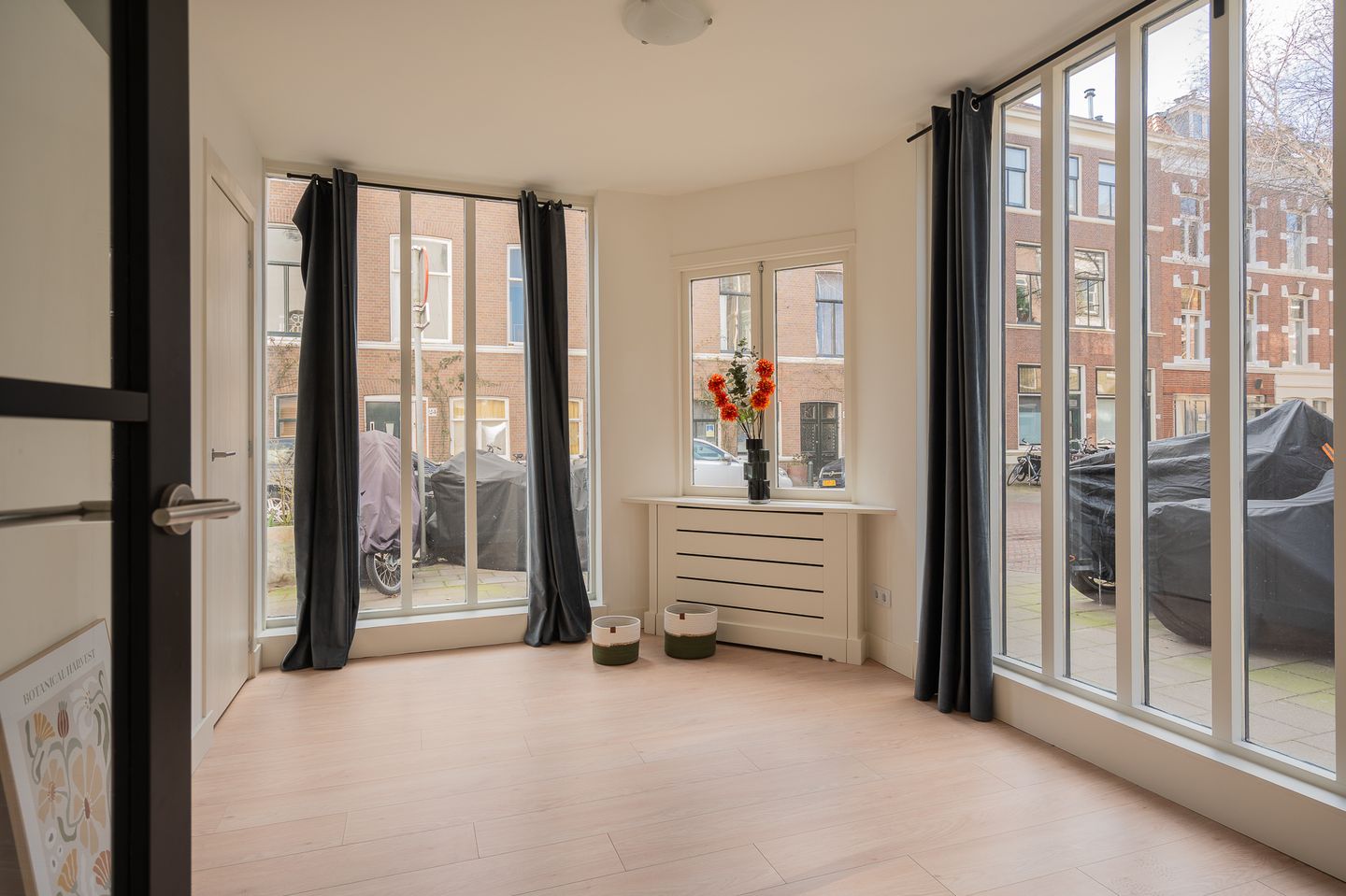 Photo 10 of Hugo de Grootstraat 17-B