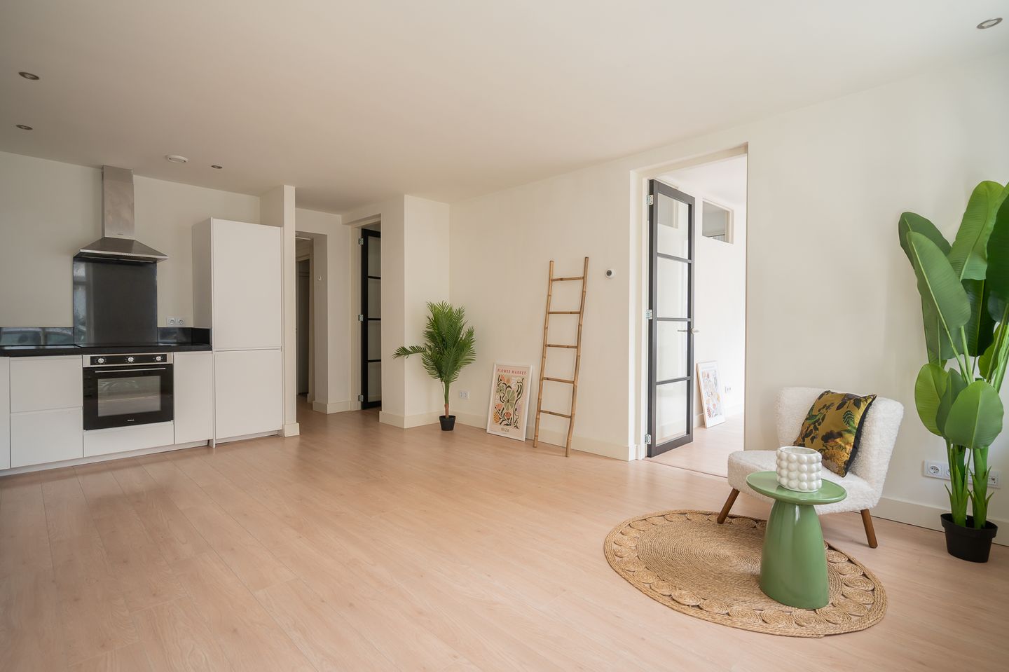 Photo 14 of Hugo de Grootstraat 17-B