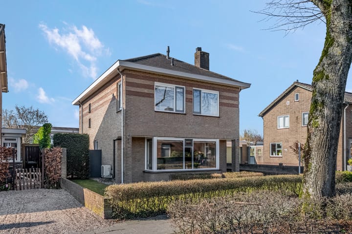 J.P.C. Leinweberstraat 31 B