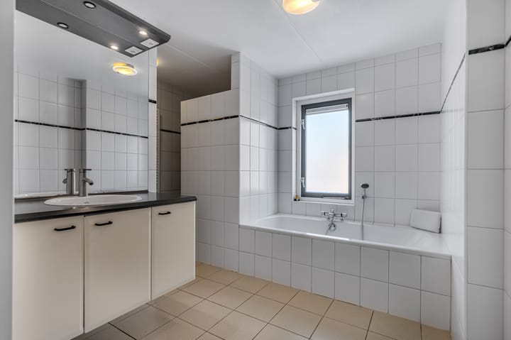 Foto 23 van J.P.C. Leinweberstraat 31-B