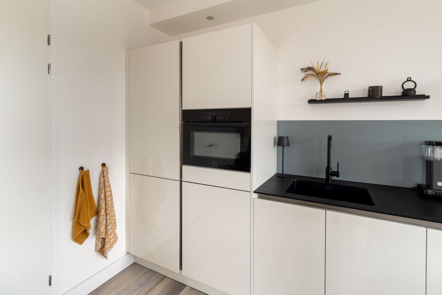 Photo 10 of van Alphenstraat 77