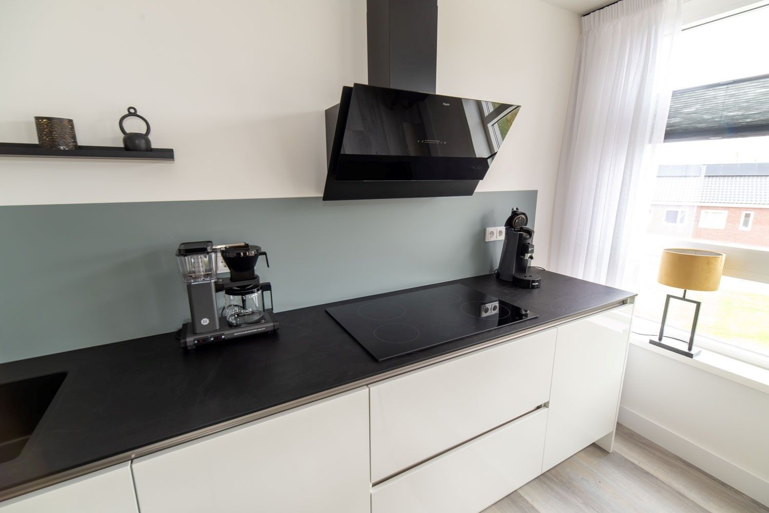 Photo 9 of van Alphenstraat 77