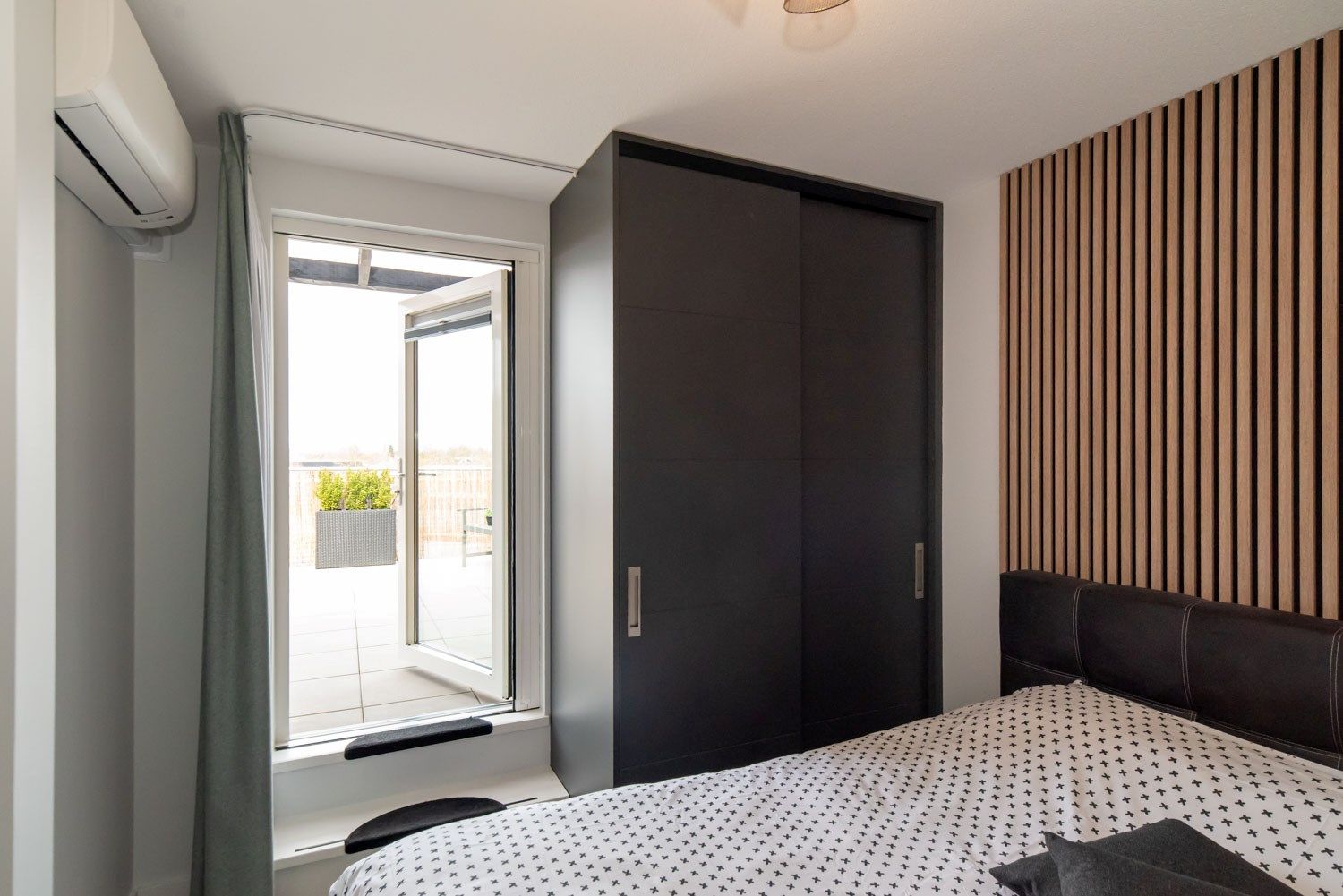 Photo 21 of van Alphenstraat 77