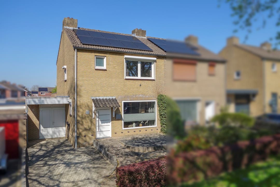 Foto 1 van Burg Maenenstraat 57