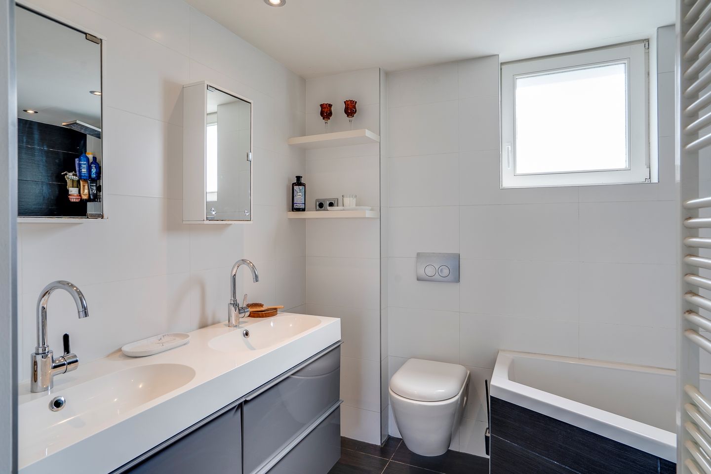 Foto 4 van Burg Maenenstraat 57