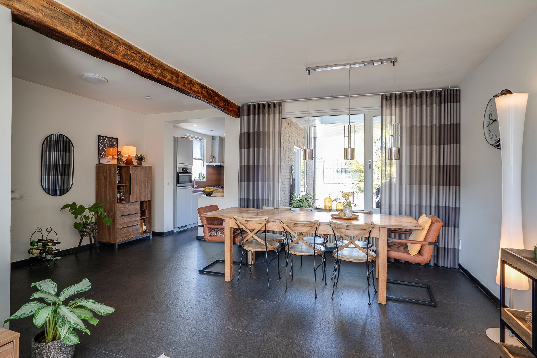 Foto 18 van Burg Maenenstraat 57