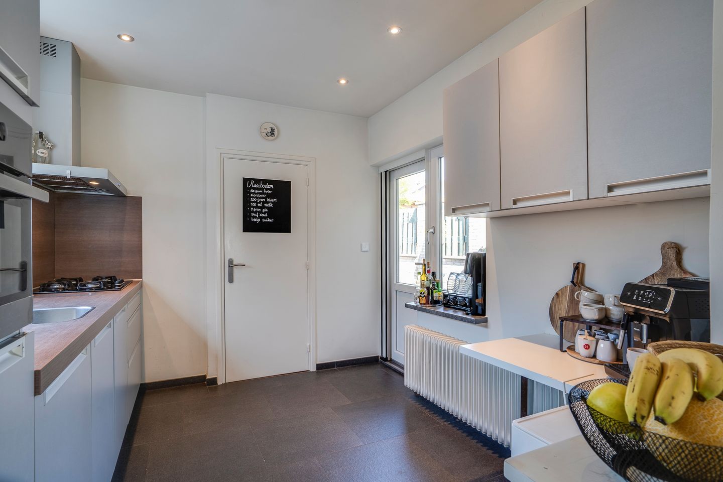 Foto 20 van Burg Maenenstraat 57