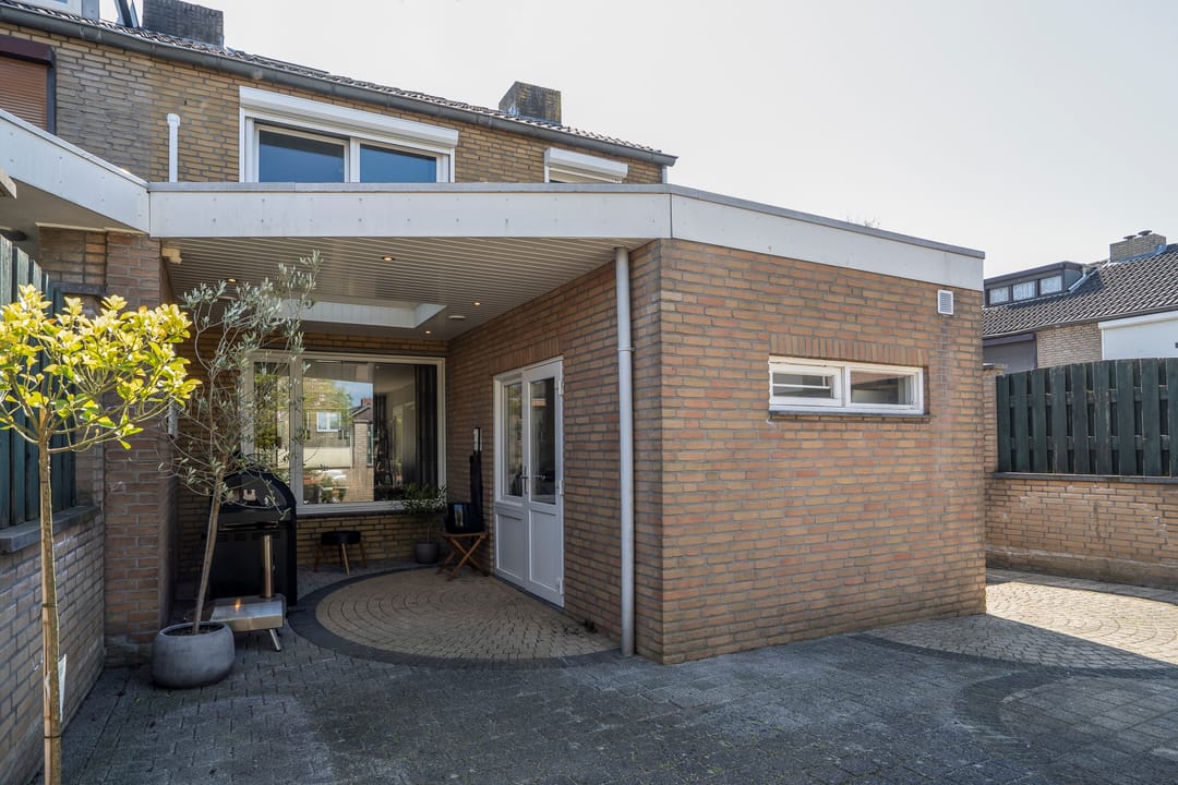 Foto 31 van Burg Maenenstraat 57