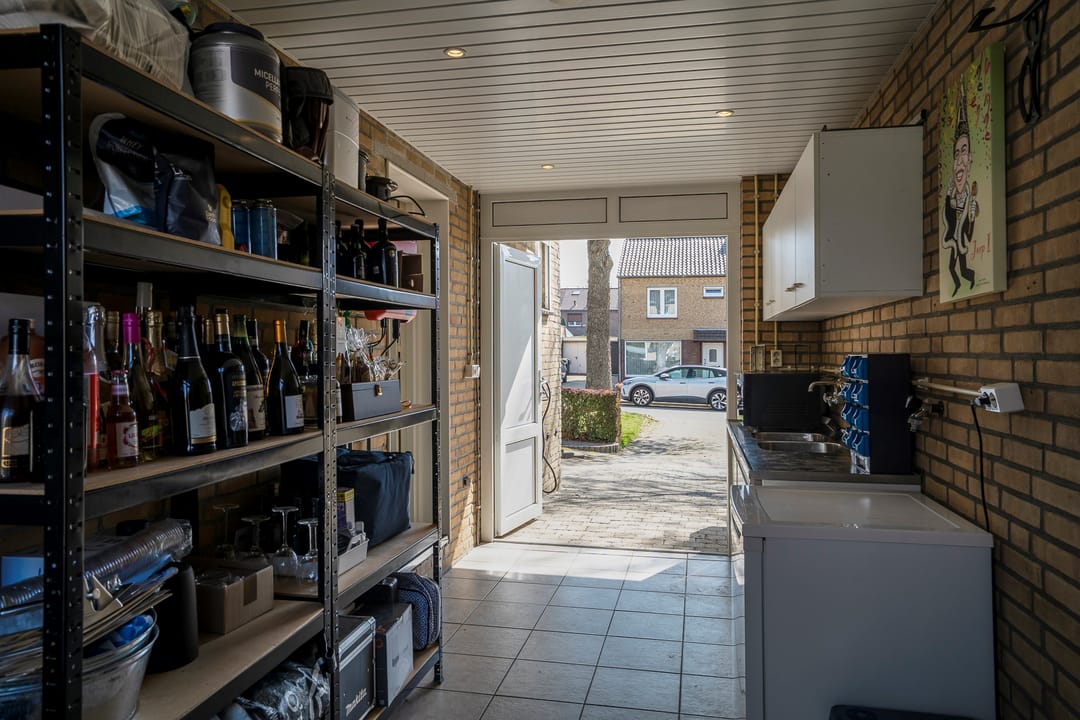 Foto 41 van Burg Maenenstraat 57