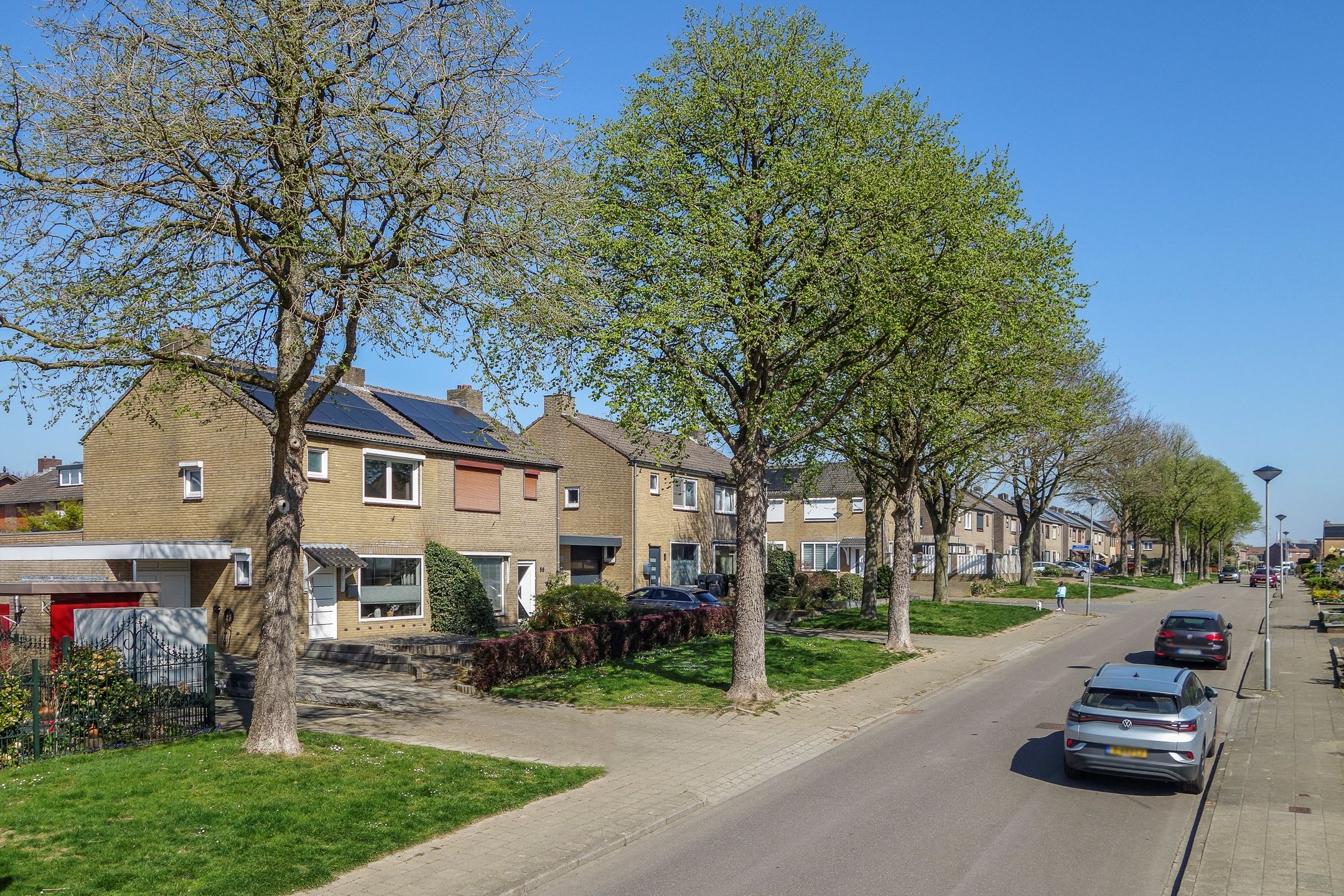 Foto 42 van Burg Maenenstraat 57