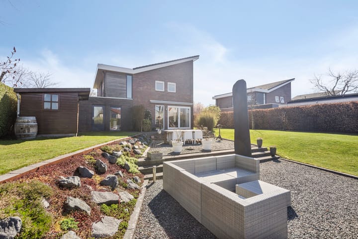 Foto 2 van Pastorietuin 3