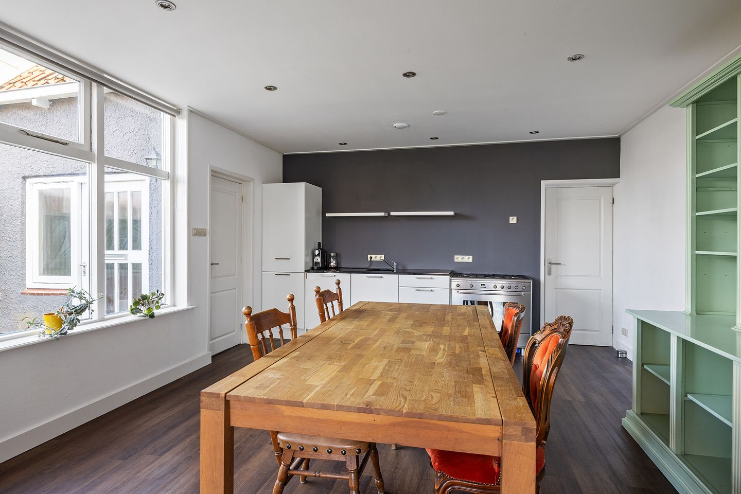 Foto 10 van van der Looswei 1