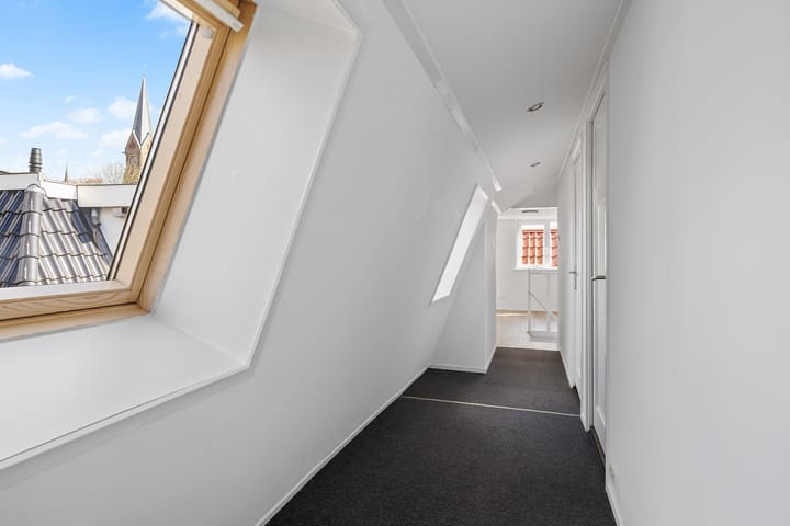 Foto 19 van van der Looswei 1