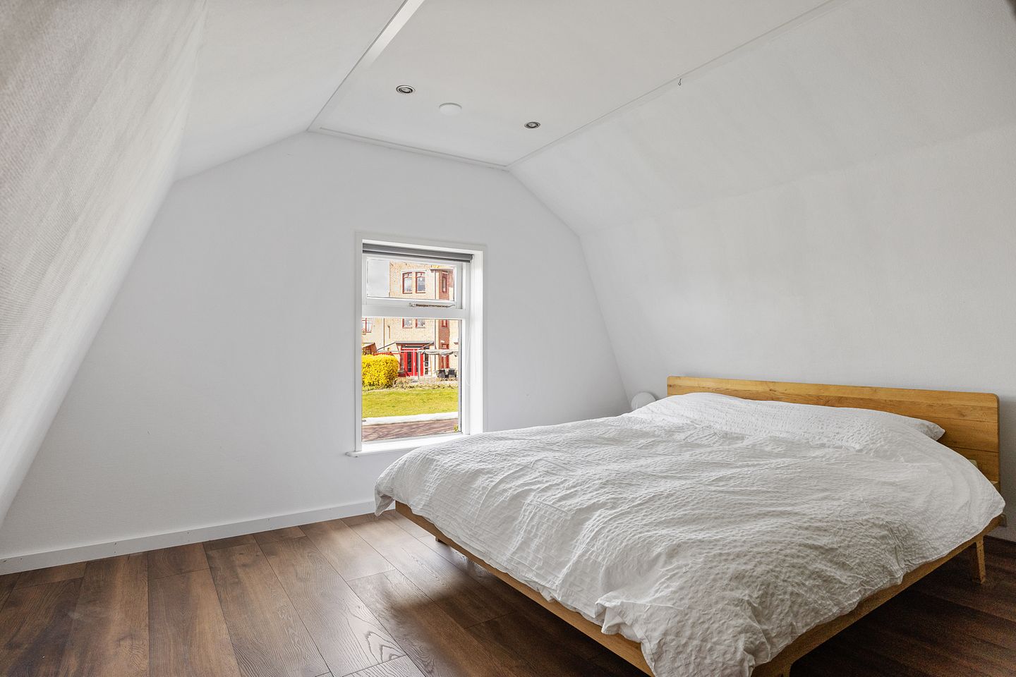 Foto 20 van van der Looswei 1