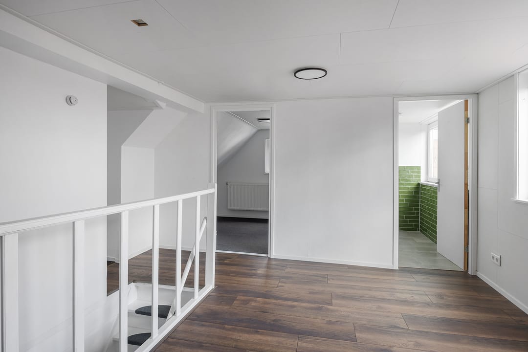 Foto 28 van van der Looswei 1