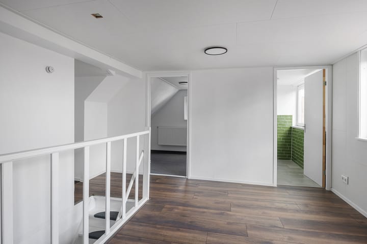 Foto 28 van van der Looswei 1