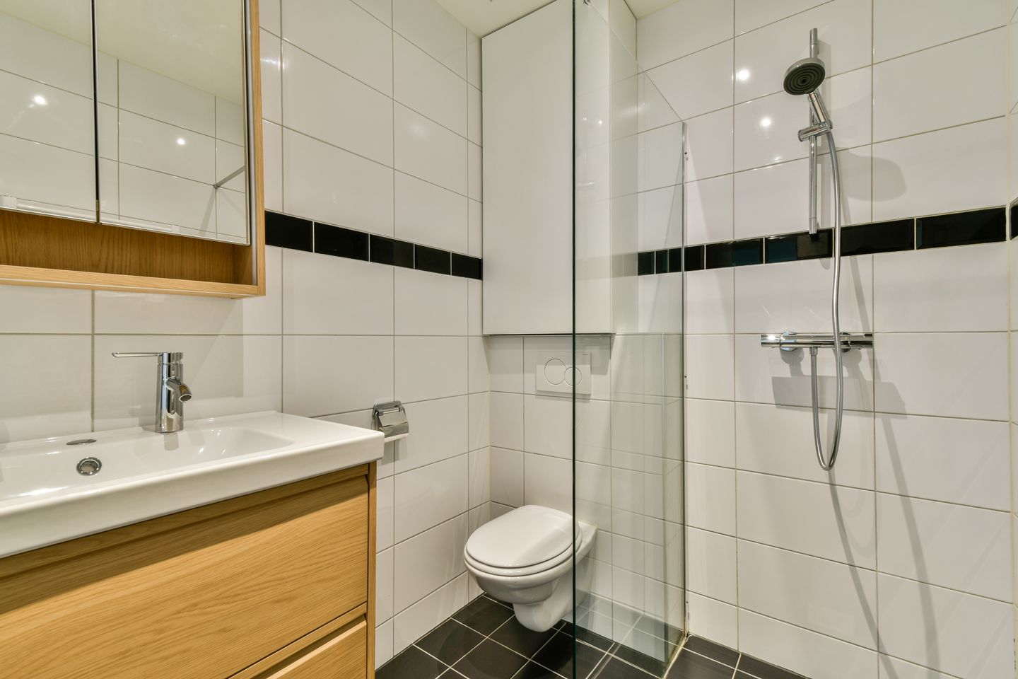 Photo 14 of Pieter van der Doesstraat 28-1