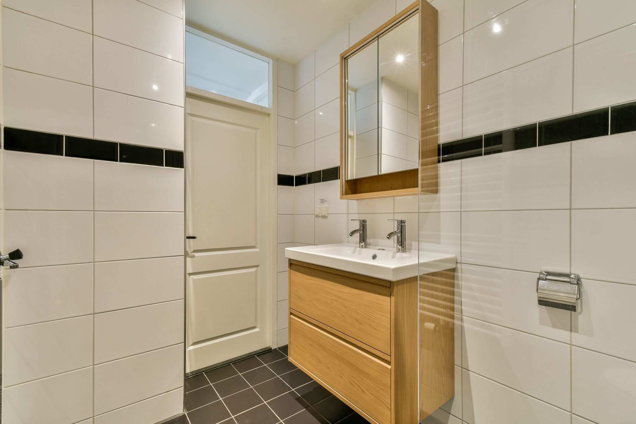 Photo 15 of Pieter van der Doesstraat 28-1