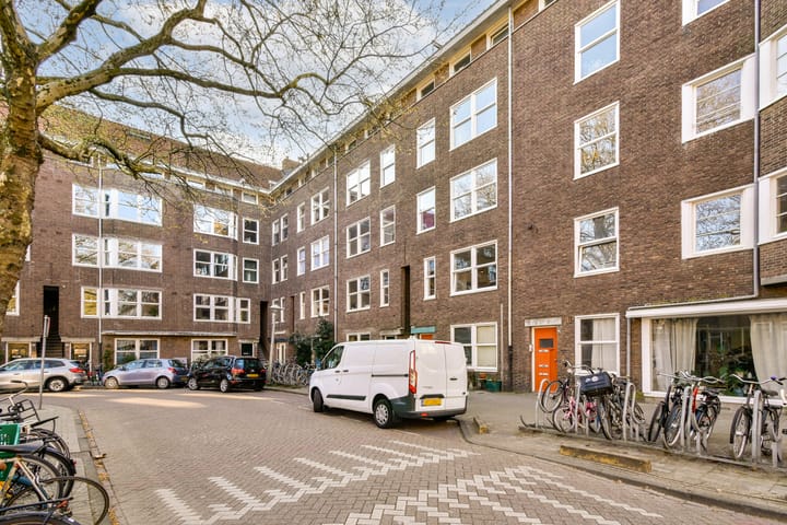 Photo 20 of Pieter van der Doesstraat 28-1