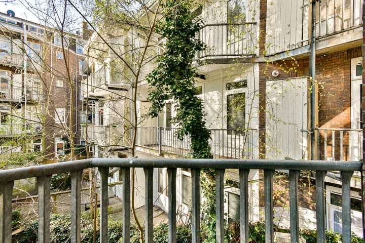 Photo 19 of Pieter van der Doesstraat 28-1