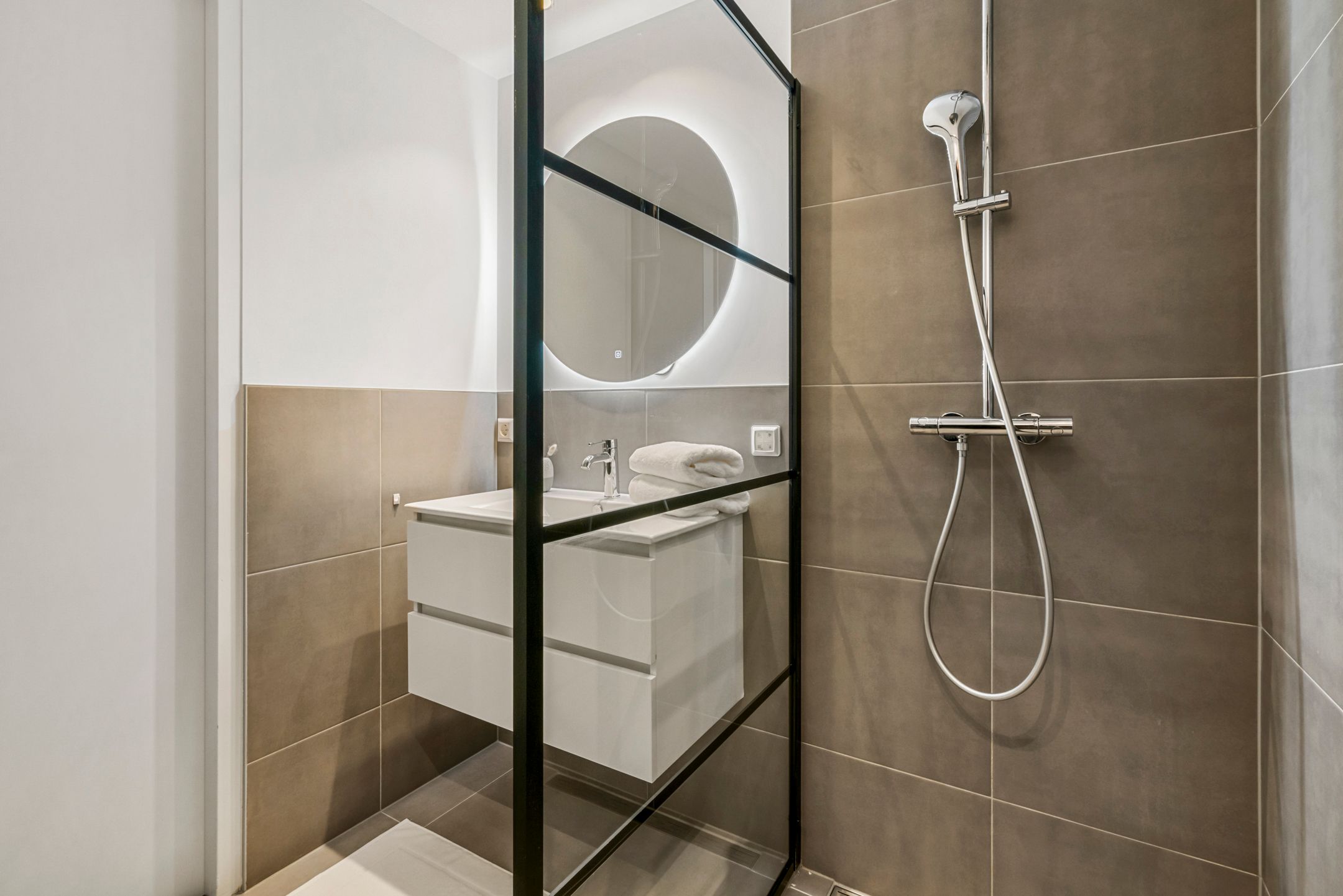 Foto 27 van Albert Cuypstraat 186-1