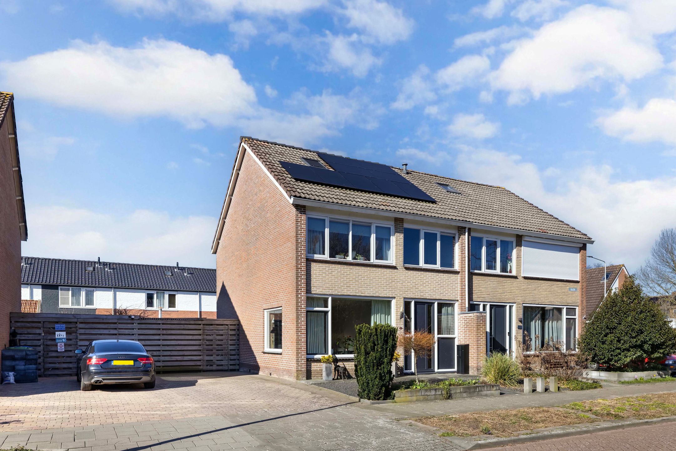 Foto 3 van Blazer 24