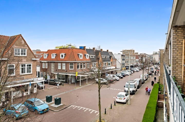 Foto 16 van Loosduinse Hoofdstraat 221