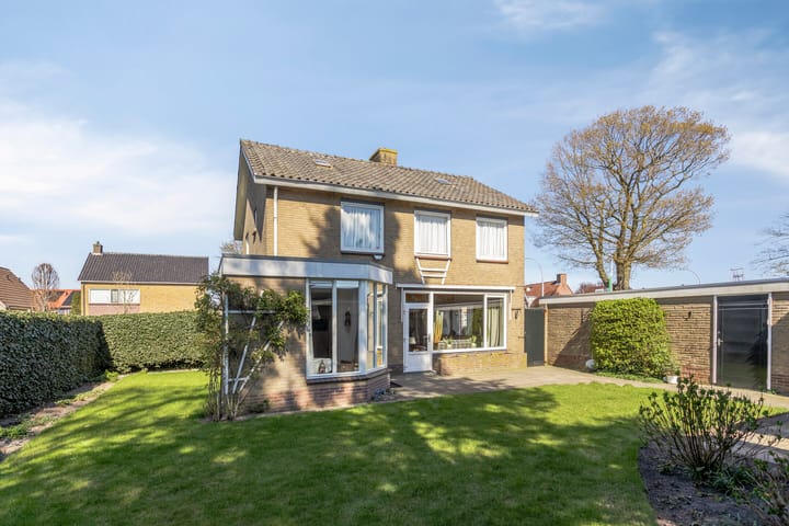 Foto 33 van Almelosestraat 38