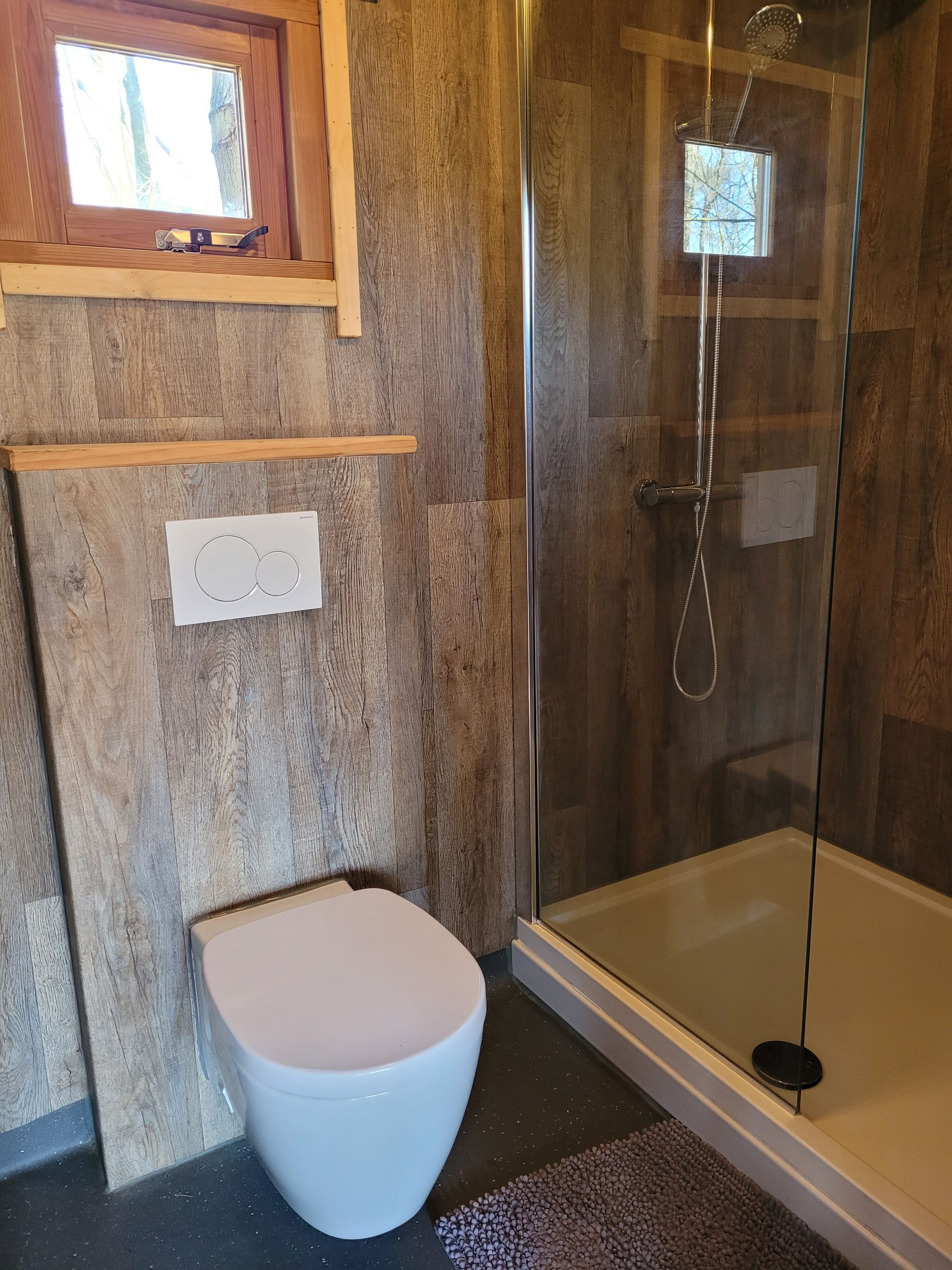 Foto 9 van Oosterhoutseweg 13-112/114